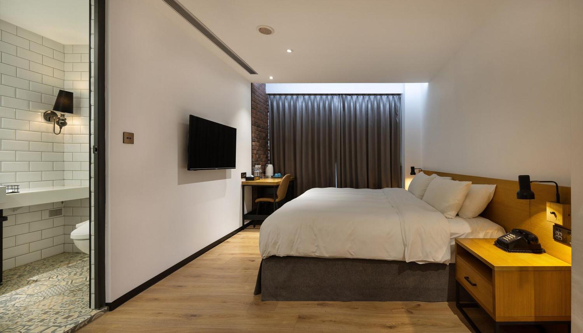 Bluesky Hotel Тайчжун Экстерьер фото