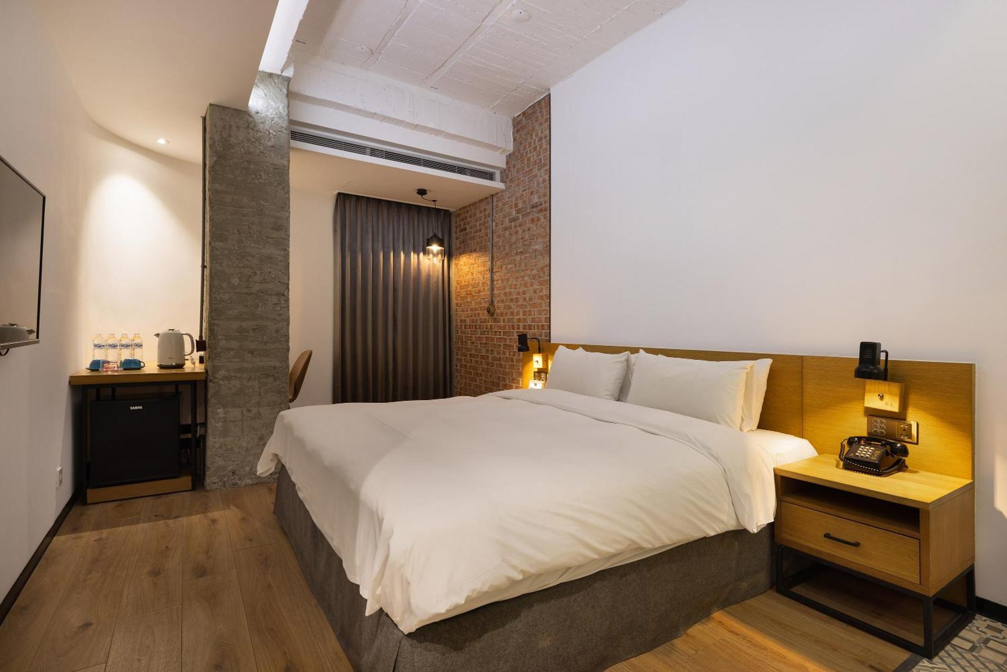 Bluesky Hotel Тайчжун Экстерьер фото
